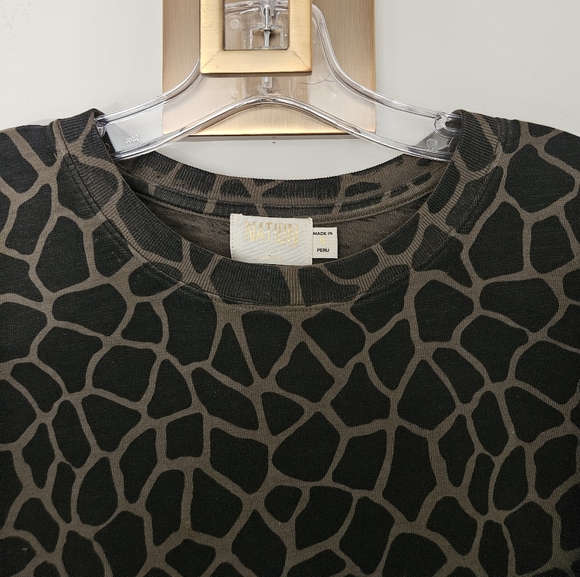 Nation LTD Green Black Giraffe Print Crewneck Short Sleeve Top Size Small - Picture 2 of 9